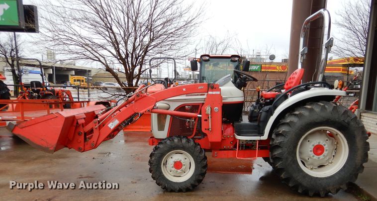 image for item GE9126 2009 New Holland Boomer 8N MFWD tractor