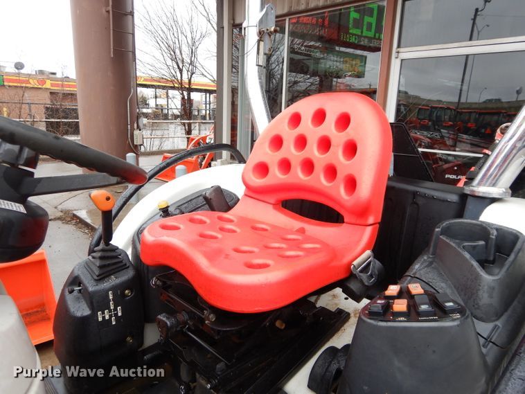 image for item GE9126 2009 New Holland Boomer 8N MFWD tractor