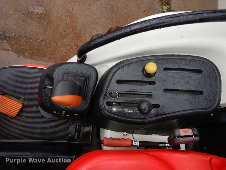 image for item GE9126 2009 New Holland Boomer 8N MFWD tractor