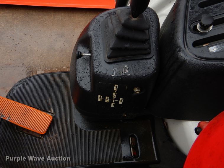 image for item GE9126 2009 New Holland Boomer 8N MFWD tractor