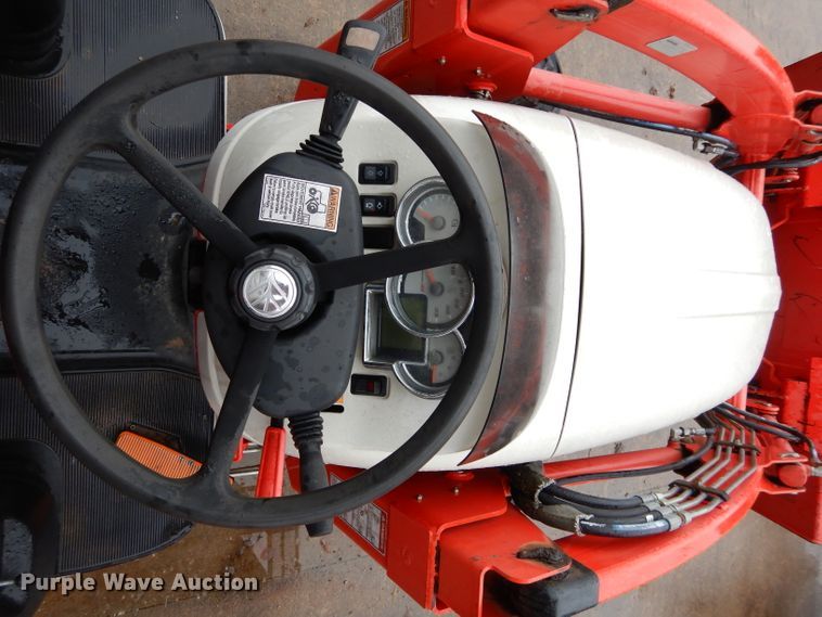 image for item GE9126 2009 New Holland Boomer 8N MFWD tractor