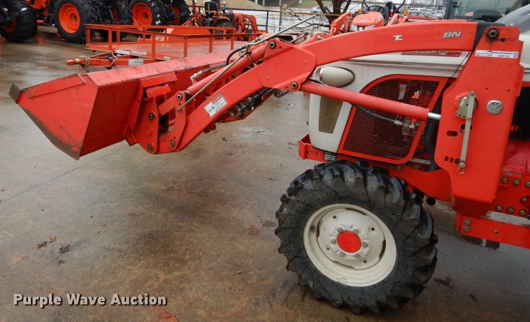 image for item GE9126 2009 New Holland Boomer 8N MFWD tractor