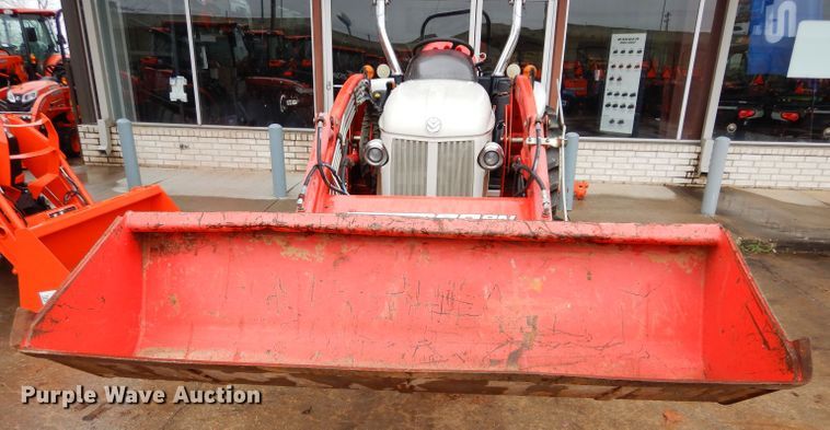 image for item GE9126 2009 New Holland Boomer 8N MFWD tractor