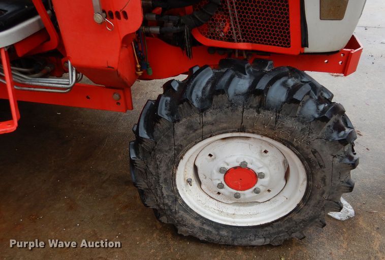 image for item GE9126 2009 New Holland Boomer 8N MFWD tractor