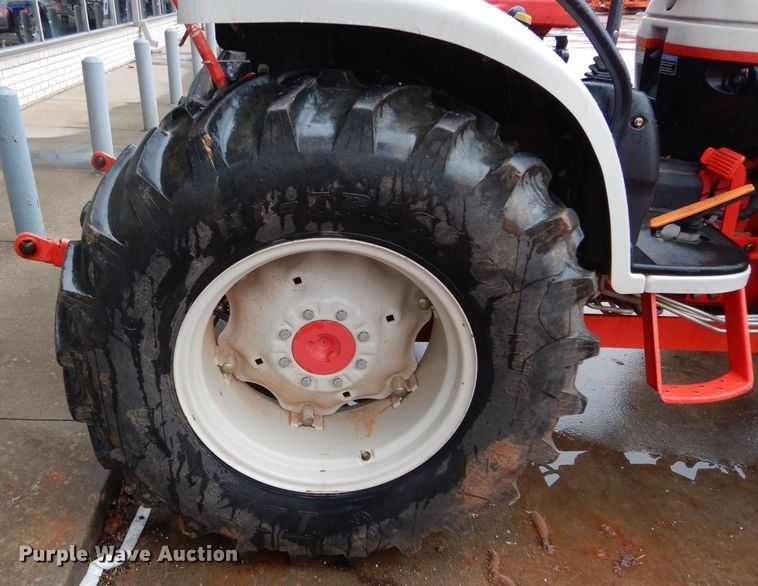 image for item GE9126 2009 New Holland Boomer 8N MFWD tractor