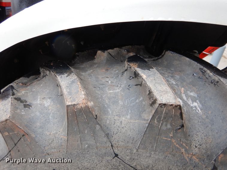 image for item GE9126 2009 New Holland Boomer 8N MFWD tractor