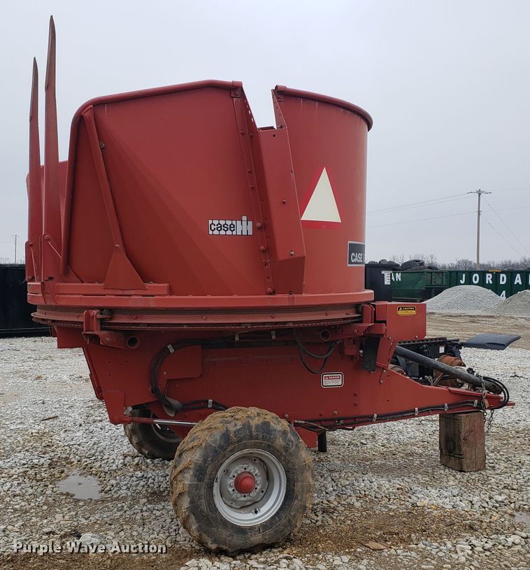 image for item GG9590 Case IH 8610 bale processor