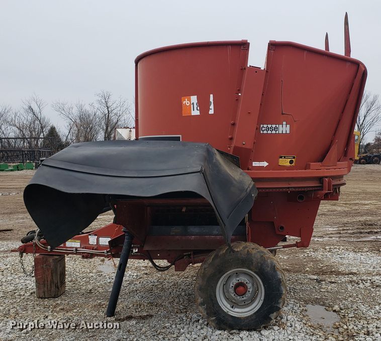 image for item GG9590 Case IH 8610 bale processor