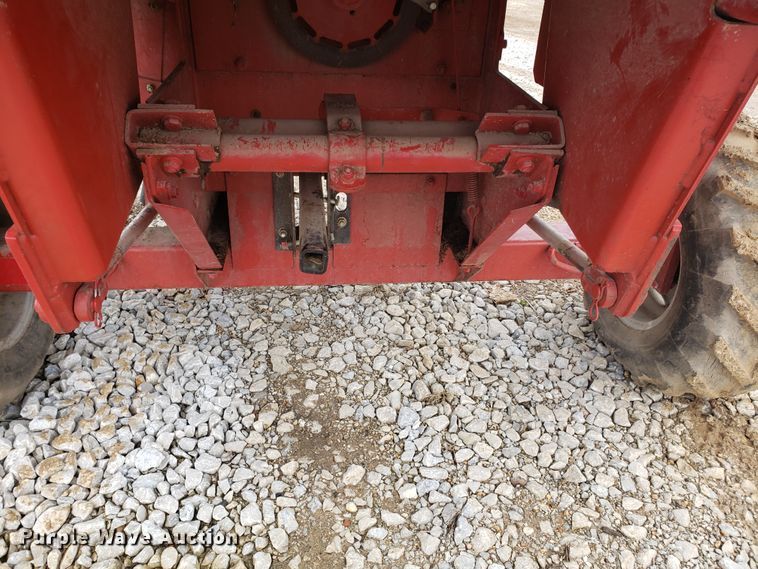 image for item GG9590 Case IH 8610 bale processor