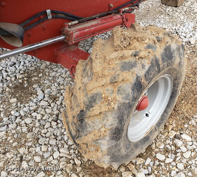 image for item GG9590 Case IH 8610 bale processor