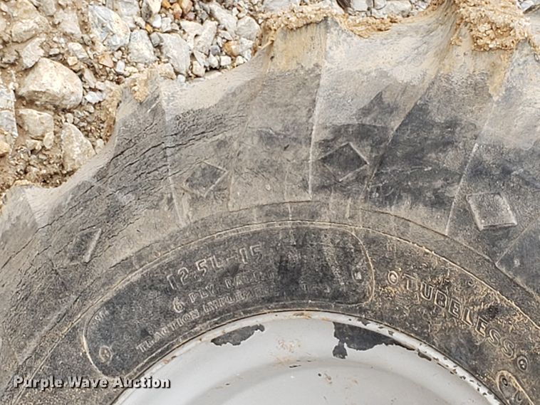 image for item GG9590 Case IH 8610 bale processor