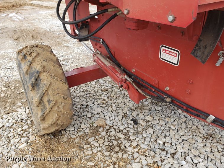 image for item GG9590 Case IH 8610 bale processor