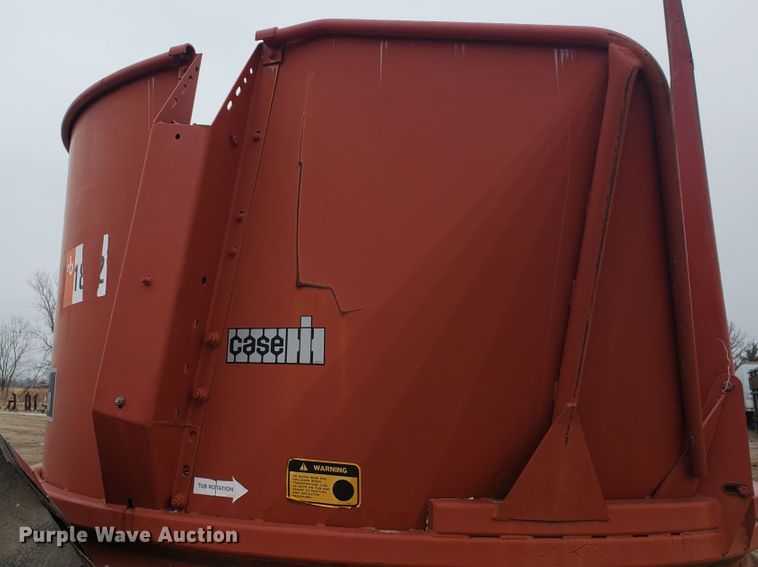 image for item GG9590 Case IH 8610 bale processor