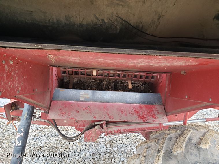 image for item GG9590 Case IH 8610 bale processor