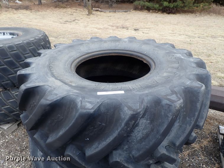 image for item GN9487 (2) Alliance 620/75R26 tires