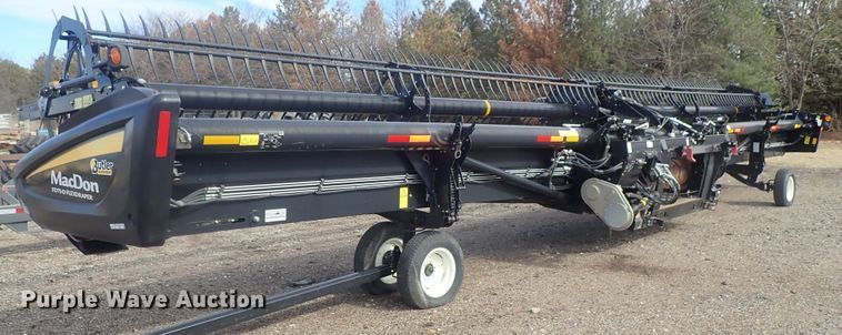 image for item GN9517 2014 MacDon FD75-D flex draper head