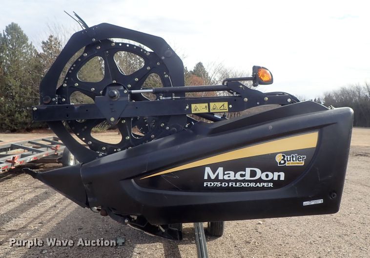 image for item GN9517 2014 MacDon FD75-D flex draper head