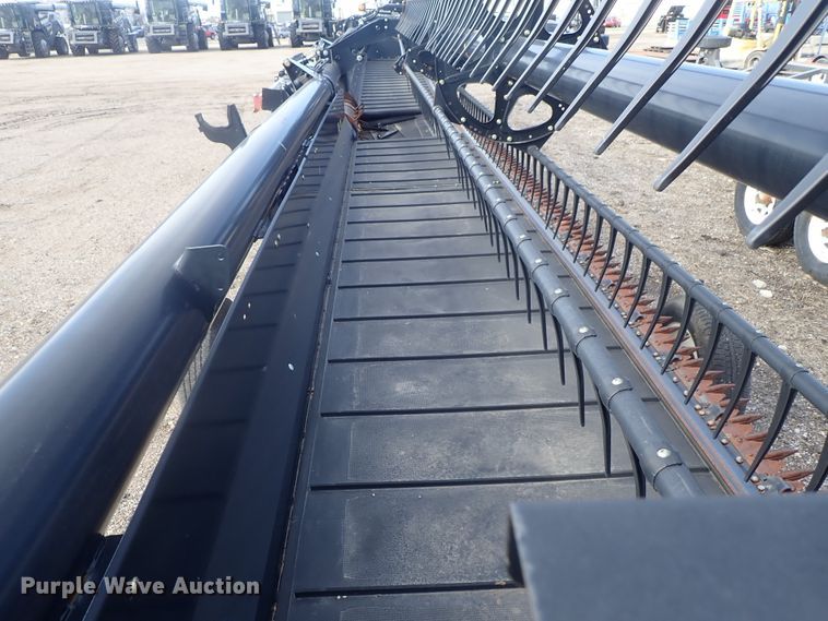 image for item GN9517 2014 MacDon FD75-D flex draper head