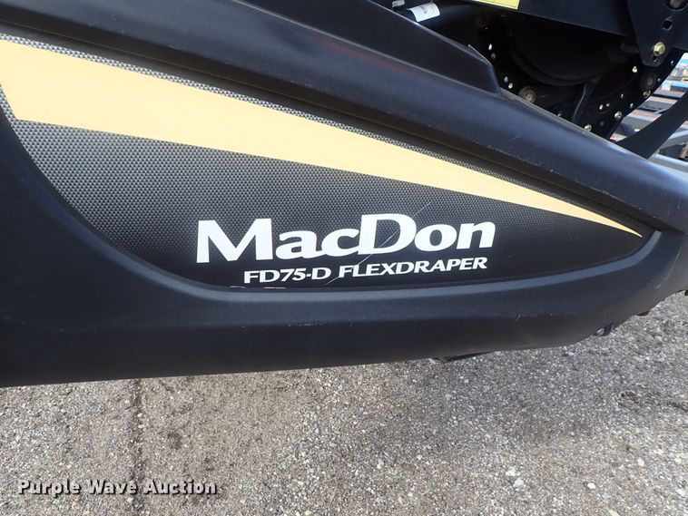 image for item GN9517 2014 MacDon FD75-D flex draper head