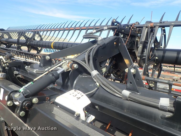 image for item GN9517 2014 MacDon FD75-D flex draper head