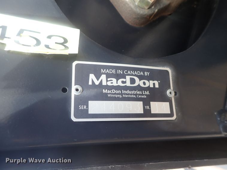 image for item GN9517 2014 MacDon FD75-D flex draper head