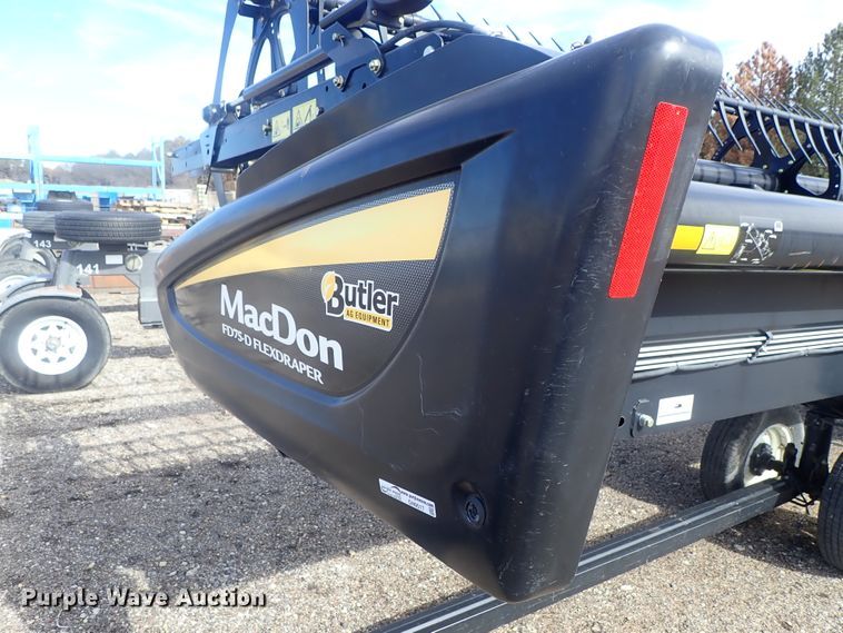 image for item GN9517 2014 MacDon FD75-D flex draper head