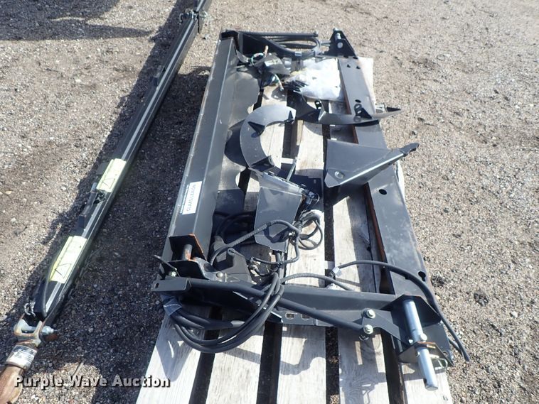 image for item GN9517 2014 MacDon FD75-D flex draper head