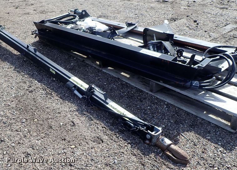 image for item GN9517 2014 MacDon FD75-D flex draper head