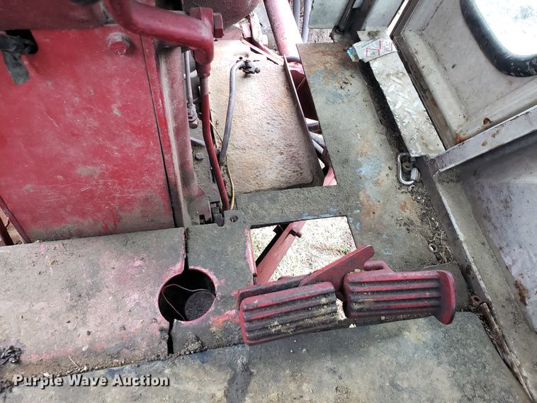 image for item GO9972 International Farmall 1256 tractor