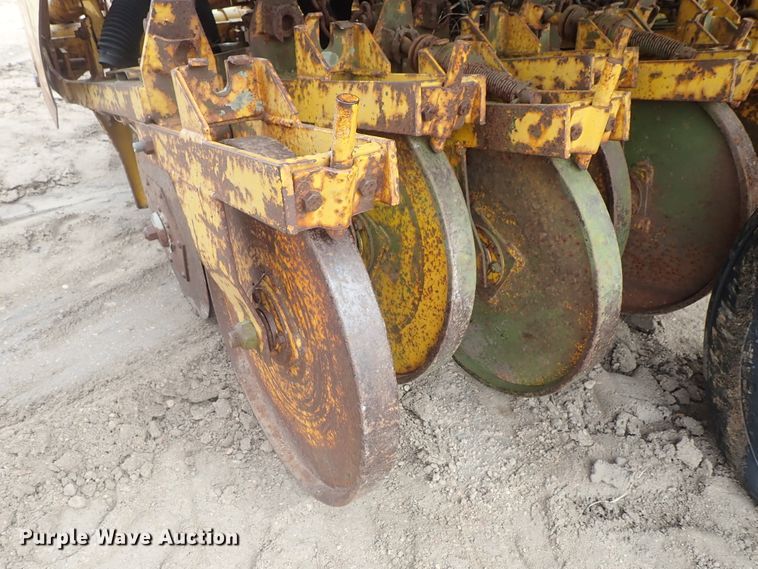 image for item GW9250 HayBuster 1206 grain drill