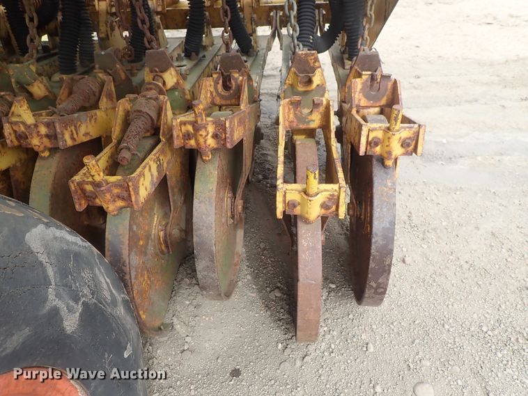 image for item GW9250 HayBuster 1206 grain drill