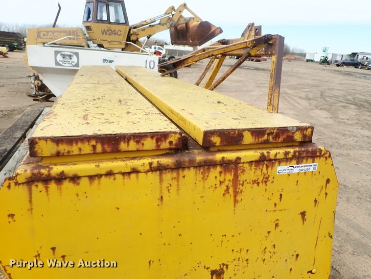 image for item GW9250 HayBuster 1206 grain drill