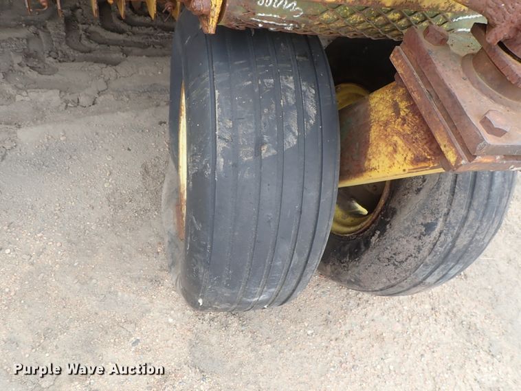 image for item GW9250 HayBuster 1206 grain drill