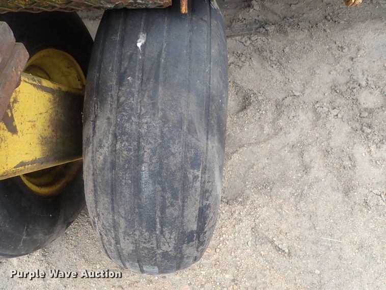 image for item GW9250 HayBuster 1206 grain drill