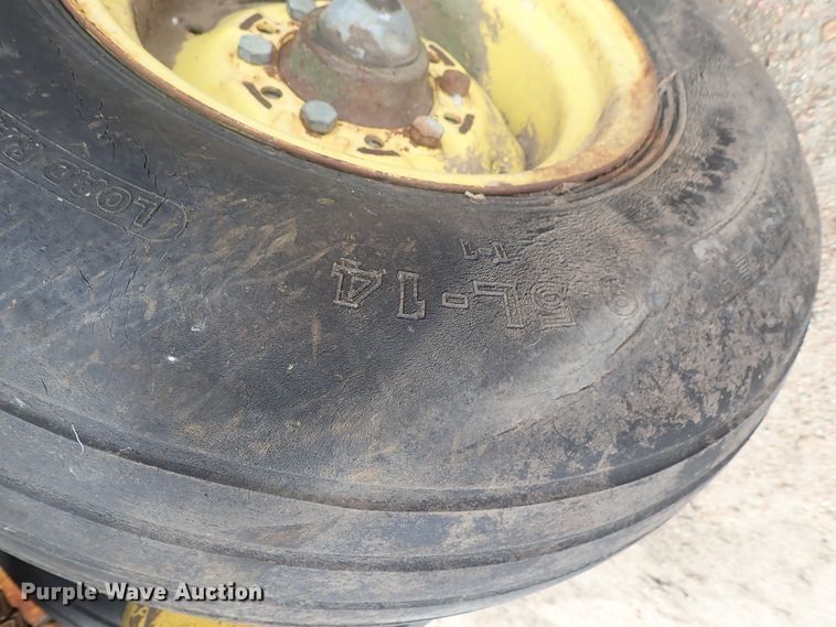 image for item GW9250 HayBuster 1206 grain drill