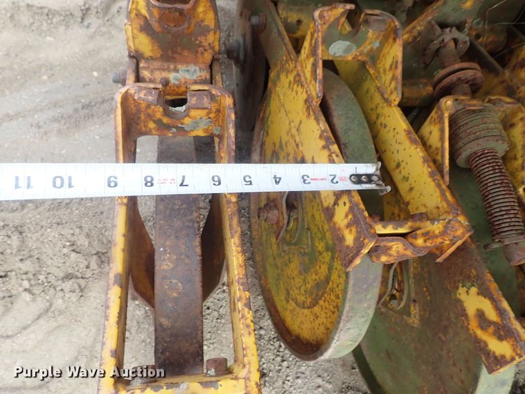 image for item GW9250 HayBuster 1206 grain drill