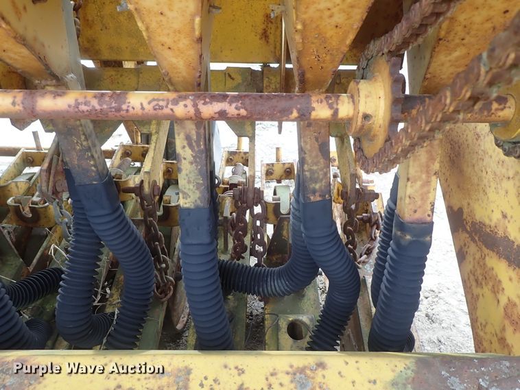 image for item GW9250 HayBuster 1206 grain drill