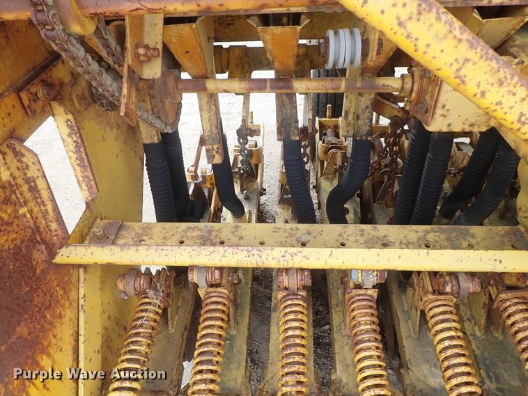 image for item GW9250 HayBuster 1206 grain drill