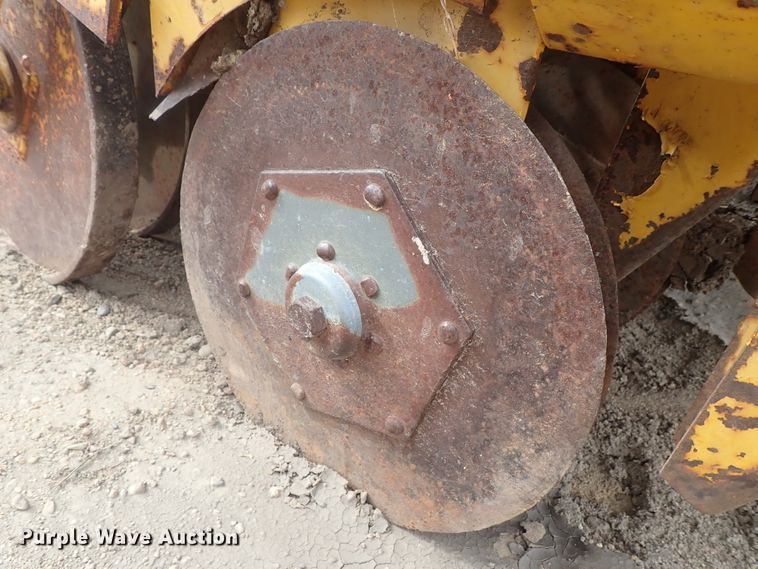 image for item GW9250 HayBuster 1206 grain drill