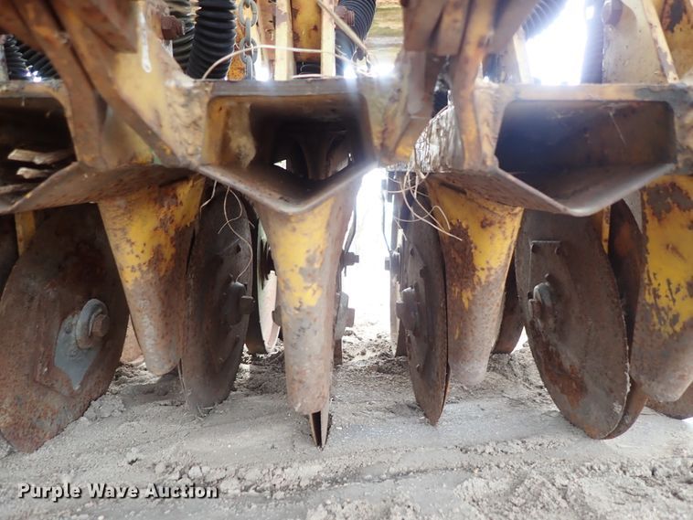 image for item GW9250 HayBuster 1206 grain drill