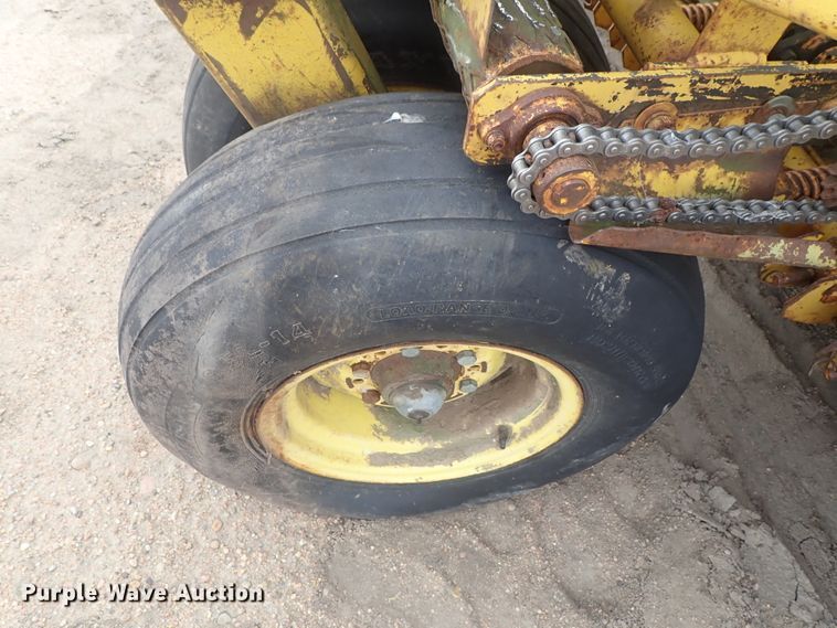 image for item GW9250 HayBuster 1206 grain drill