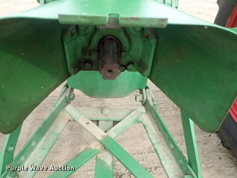 image for item GW9253 Oliver 60 row crop tractor