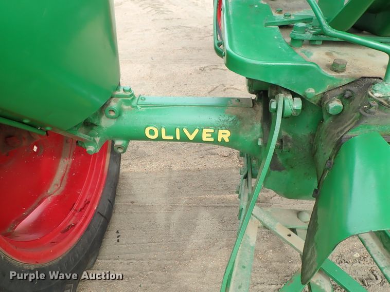 image for item GW9253 Oliver 60 row crop tractor