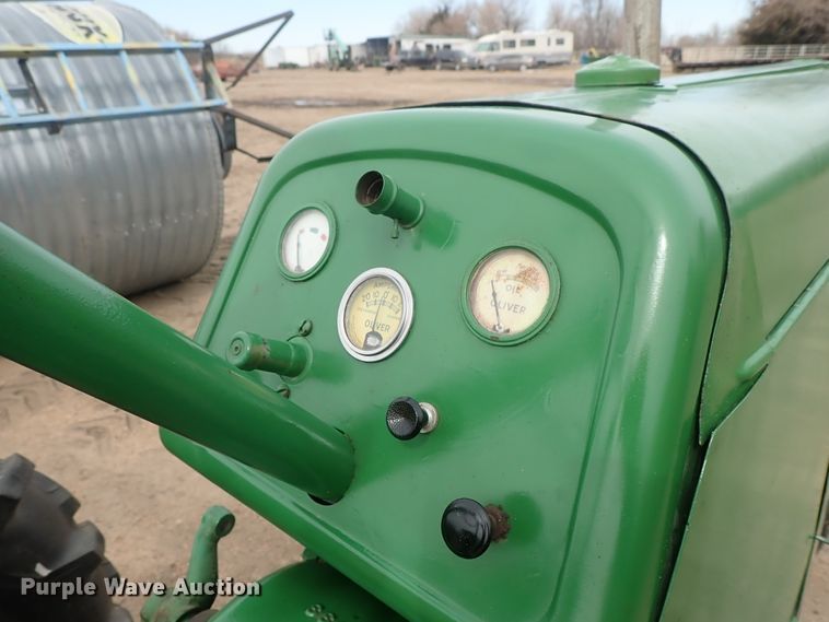 image for item GW9253 Oliver 60 row crop tractor