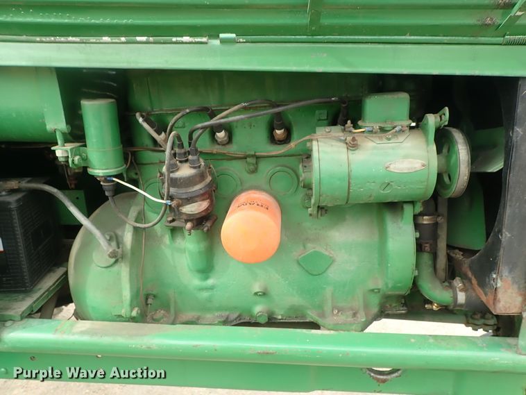 image for item GW9253 Oliver 60 row crop tractor