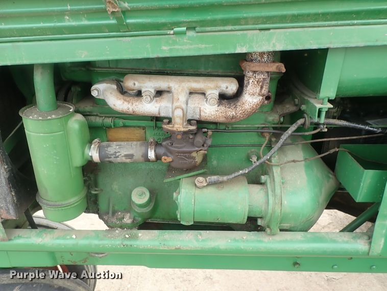 image for item GW9253 Oliver 60 row crop tractor