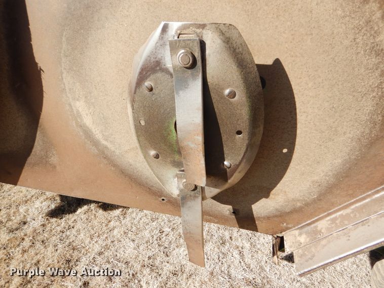 image for item GX9719 John Deere 1518 batwing rotary mower