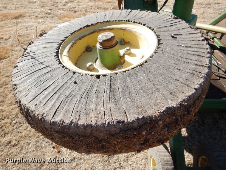 image for item GX9719 John Deere 1518 batwing rotary mower