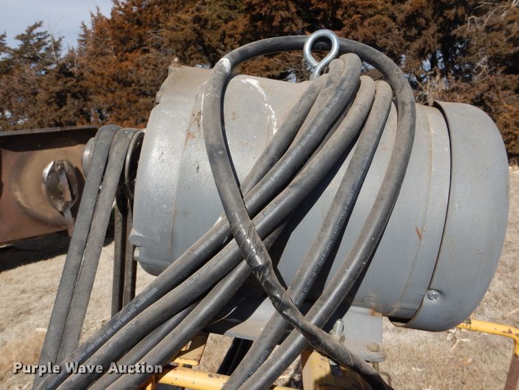 image for item GX9720 Westfield S10-9 grain auger