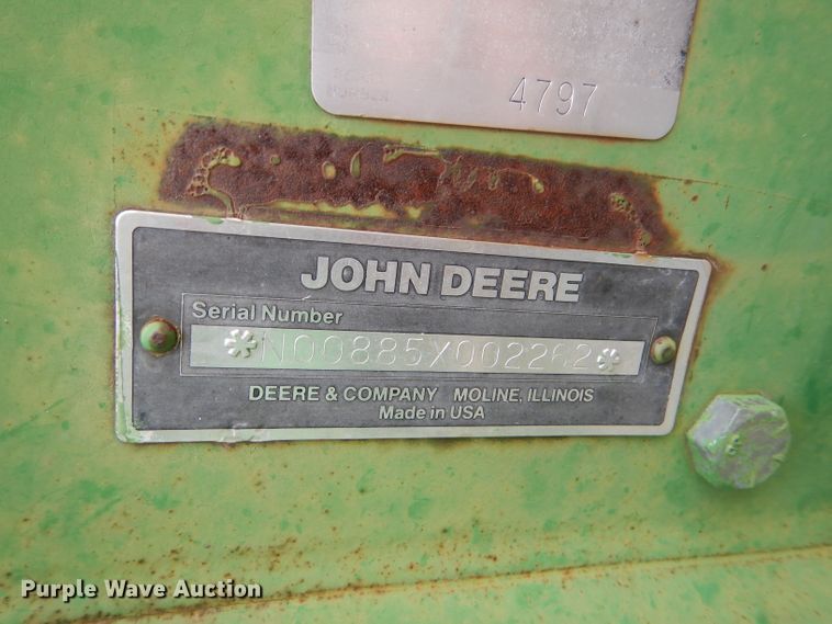 image for item GX9725 John Deere 885 row crop cultivator